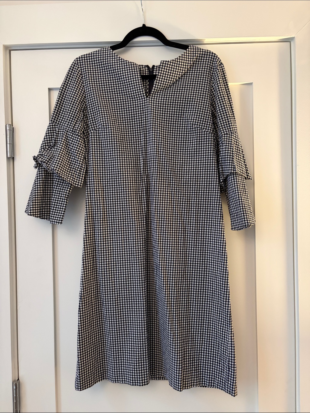 J Mclaughlin Size M Black & White Gingham Shift Dress With Tiered Sleeves